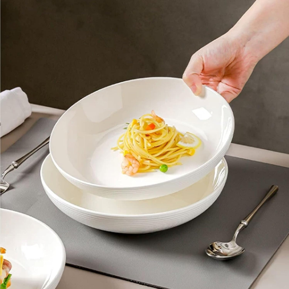 White Ceramic Pasta Bowls Set of 4, 8.7 Inch Large Deep Salad Plates with Textured Rim, Wide Shallow Soup Bowls, Microwave & Dishwasher Safe Porcelain Dinner Plates for Kitchen Dining