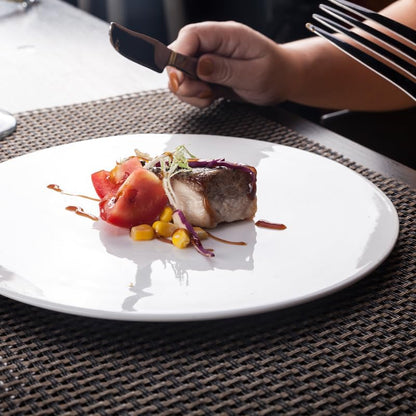 Dining Plates White Ceramic Steak Plate Sushi Cake Dessert Flat Plate Characteristic Hotel Restaurant Dinner Plate Round Western Food Plate Ceramic Dinner Plates，12 Inches