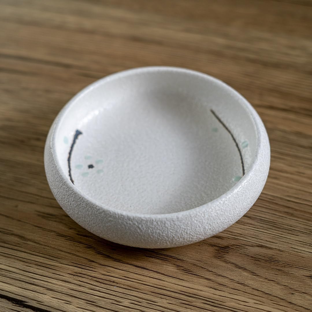 Urban Tokyo Japanese Living Zen Style Porcelain Shallow Dish Reactive Glazed Sashimi Korean Banchan Appetizer Snack Dish Set of 4 Restaurant Tableware (Flower Snow (Yuki No Hana))